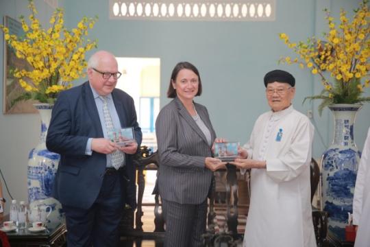 THE DELEGATION OF THE FRENCH MINISTRY FOR EUROPE AND FOREIGN AFFAIRS AND OF THE GENERAL CONSULATE OF FRANCE IN HO CHI MINH CITY MADE A VISIT TO THE HOLY SEE OF CAODAISM IN TAY NINH